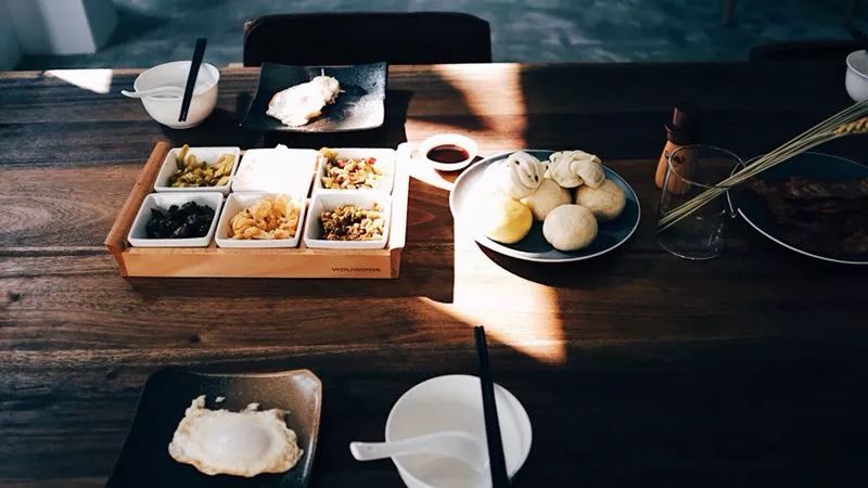 莫干山魚(yú)缸·花田美宿，旅途雖驅(qū)愁不如早還家