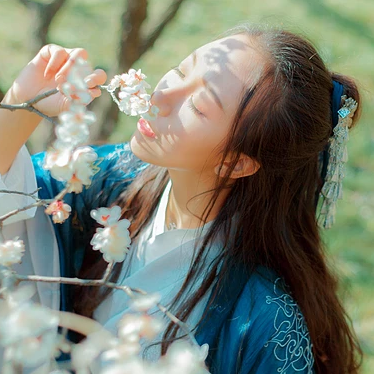 花開半夏女生頭像，唯美古風(fēng)真人頭像