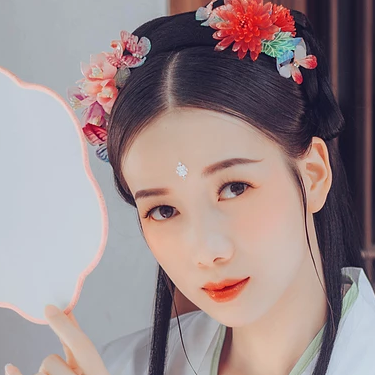 清新精致帶團(tuán)扇女生頭像，唯美古風(fēng)真人頭像