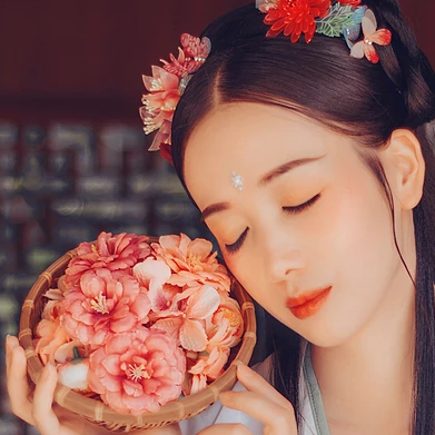 清新精致帶團(tuán)扇女生頭像，唯美古風(fēng)真人頭像