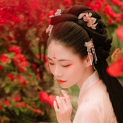 花間佳人帶傘女生頭像，唯美古風(fēng)真人頭像