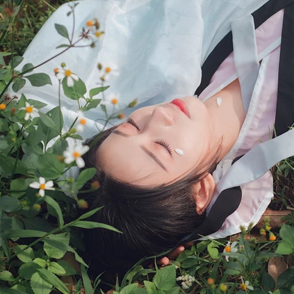 瀟灑霸氣帶兵器女生頭像，唯美古風(fēng)真人頭像