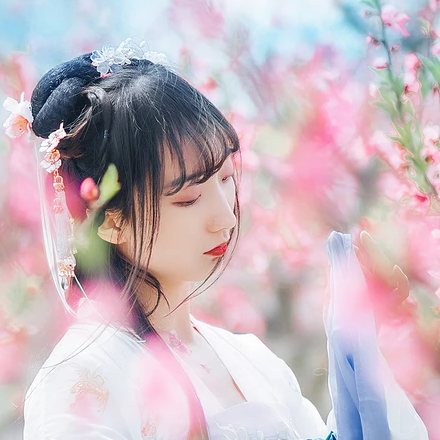 清新桃花女生頭像，唯美古風(fēng)真人頭像