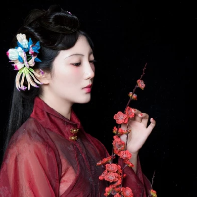 典雅梅花女生頭像，唯美古風(fēng)真人頭像