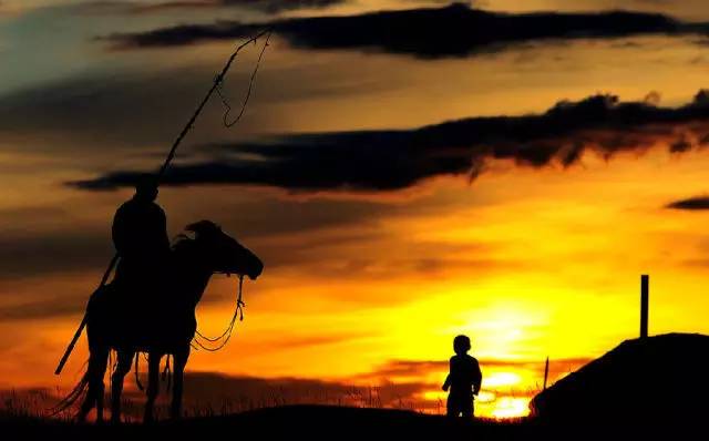 如詩如畫的草原意境，唯美風(fēng)景圖片！