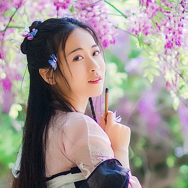 高貴氣質(zhì)紫藤女生頭像，唯美古風(fēng)真人頭像