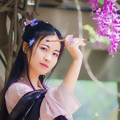 高貴氣質(zhì)紫藤女生頭像，唯美古風(fēng)真人頭像