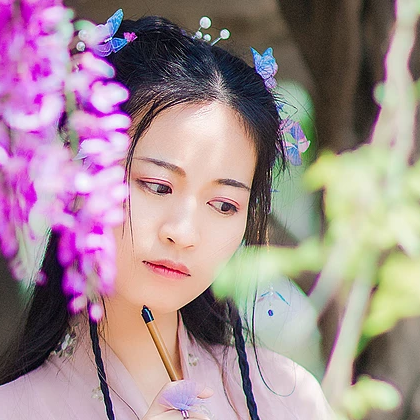 高貴氣質(zhì)紫藤女生頭像，唯美古風(fēng)真人頭像