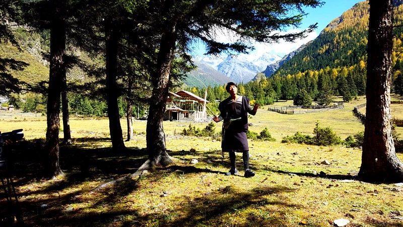 光和云朵·雪寶頂，喂馬劈柴看盡四季繁華