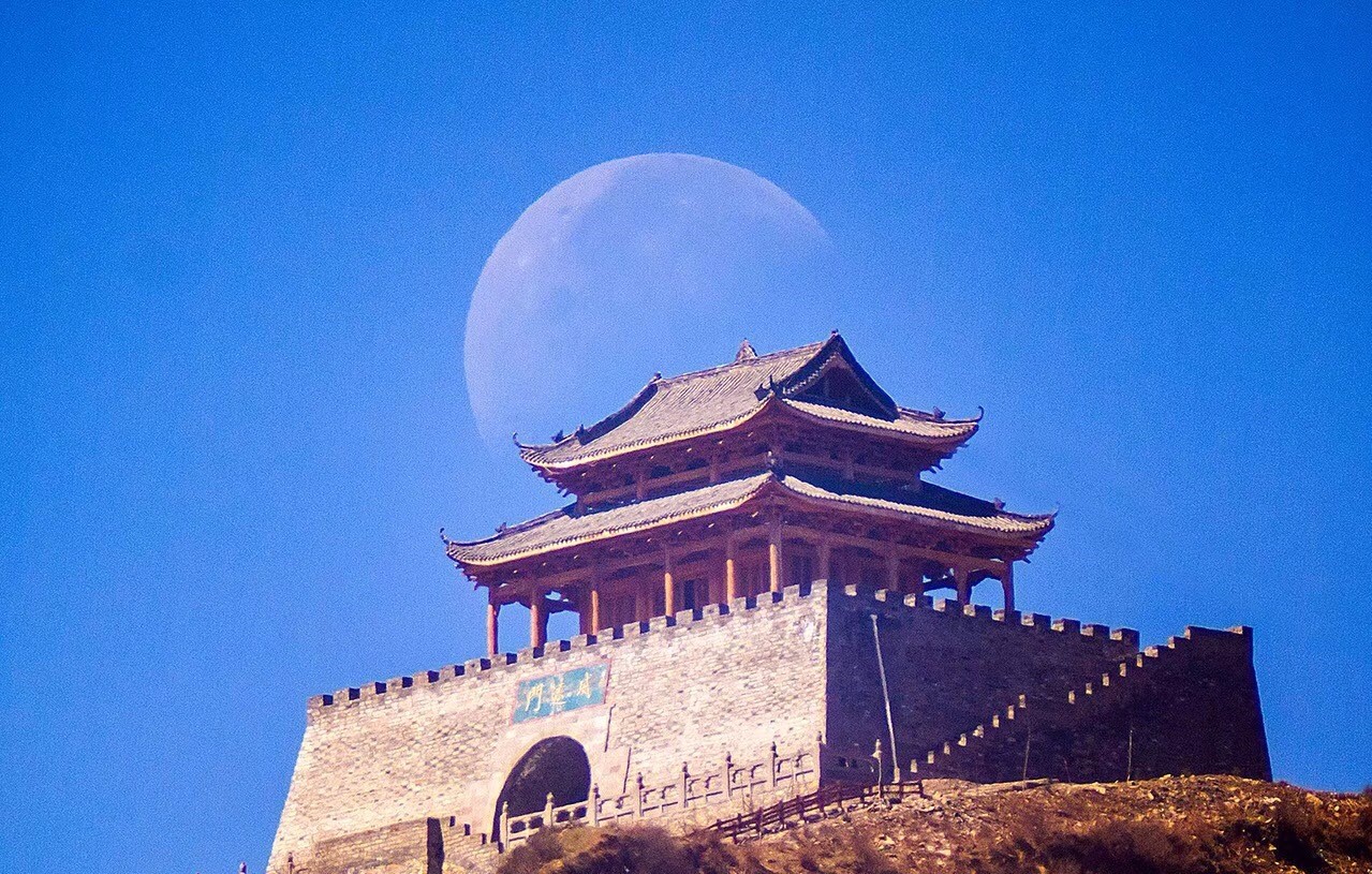 光和云朵·雪寶頂，喂馬劈柴看盡四季繁華