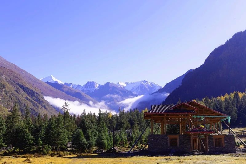 光和云朵·雪寶頂，喂馬劈柴看盡四季繁華