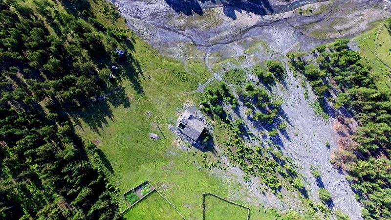 光和云朵·雪寶頂，喂馬劈柴看盡四季繁華