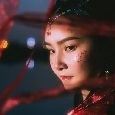 紅衣裳女生頭像，唯美古風(fēng)真人頭像