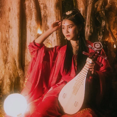 紅衣裳女生頭像，唯美古風(fēng)真人頭像