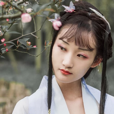 清新粉花女生頭像，唯美古風(fēng)真人頭像