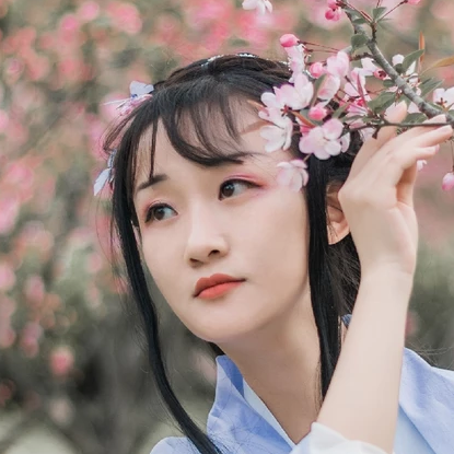 清新粉花女生頭像，唯美古風(fēng)真人頭像