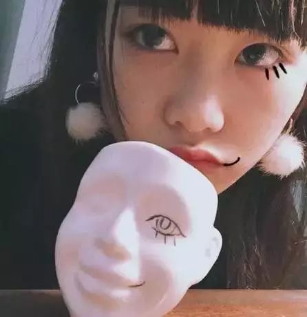 自帶仙氣的手繪插畫，古典與現(xiàn)代的巧妙結(jié)合