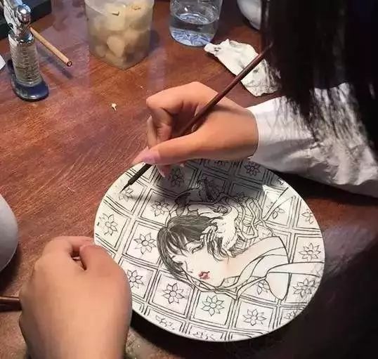 自帶仙氣的手繪插畫(huà)，古典與現(xiàn)代的巧妙結(jié)合