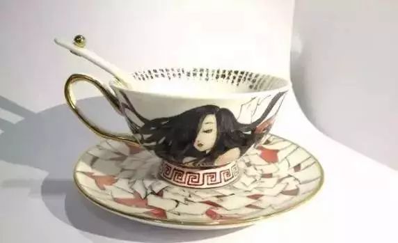 自帶仙氣的手繪插畫，古典與現(xiàn)代的巧妙結合