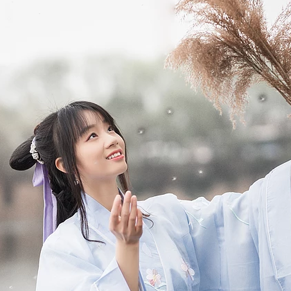 風(fēng)花雪月帶傘女生頭像，唯美古風(fēng)真人頭像