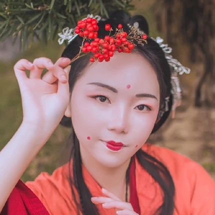 紅豆相思紅衣女生頭像，唯美古風(fēng)真人頭像