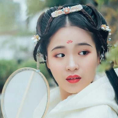 超萌可愛帶團(tuán)扇女生頭像，唯美古風(fēng)真人頭像