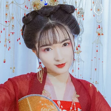 紅紗裙帶團(tuán)扇女生頭像，唯美古風(fēng)真人頭像