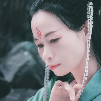 蓮花花開女生頭像，唯美古風真人頭像