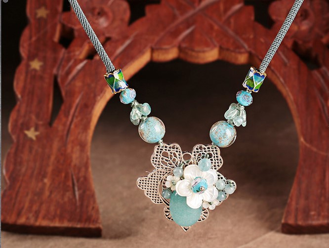 小清新文藝短款項(xiàng)鏈，藍(lán)色琉璃鎖骨鏈?zhǔn)罪? src="/wenxue/d/file/bigpic/190404/04/13-1P41G05008-51.jpg" / data-3Cun="Axwv6G"><br / data-hLyQ="t1To2l">
	<img alt=