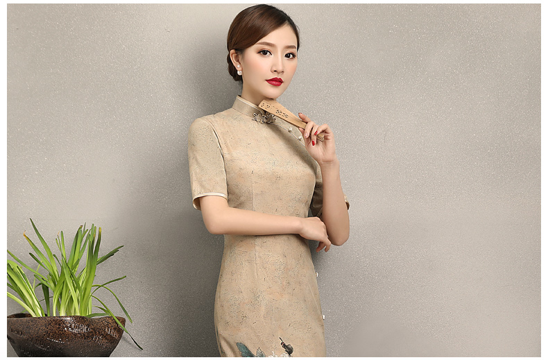 復古韻味旗袍，牡丹蝶香旗袍裙