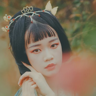 山茶花開女生頭像，唯美古風(fēng)真人頭像