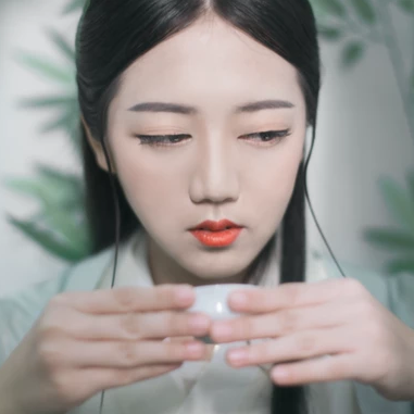 文藝清新碧春女生頭像，唯美古風真人頭像