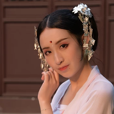 青山煙雨女生頭像，唯美古風(fēng)真人頭像