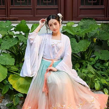 青山煙雨女生頭像，唯美古風(fēng)真人頭像