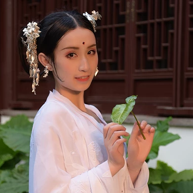 青山煙雨女生頭像，唯美古風(fēng)真人頭像