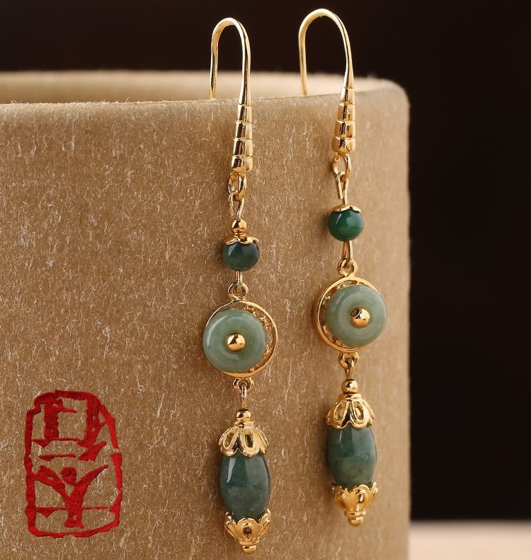 氣質(zhì)翡翠吊墜耳環(huán)，古風古典首飾