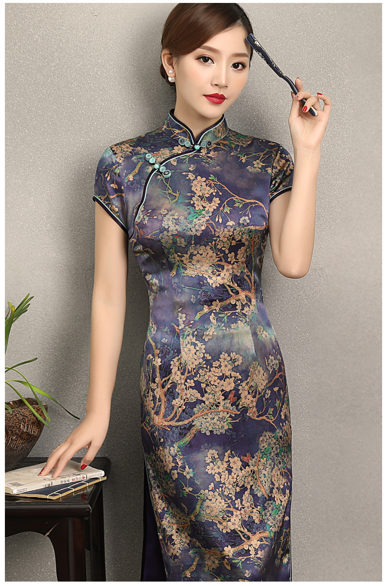 蒼翠復(fù)古修身旗袍，典雅印花旗袍裙