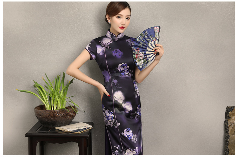 優(yōu)雅鏡花旗袍，清新藍色花旗袍裙