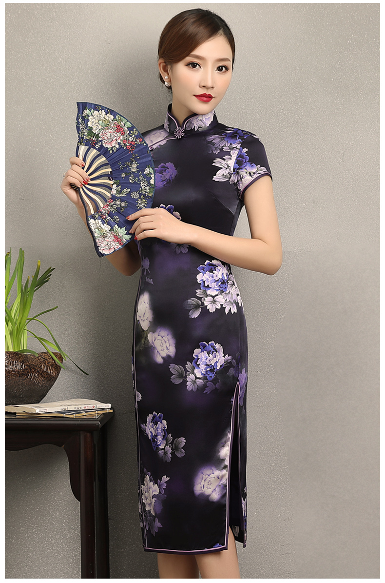 優(yōu)雅鏡花旗袍，清新藍色花旗袍裙