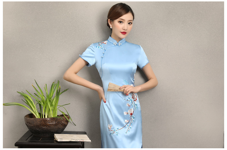 淡藍清新繡花旗袍，散香時尚旗袍裙