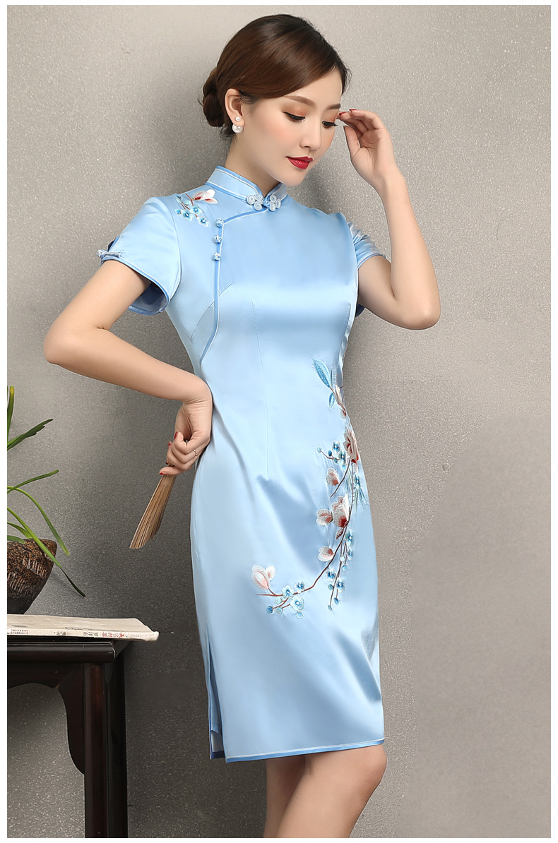 淡藍清新繡花旗袍，散香時尚旗袍裙