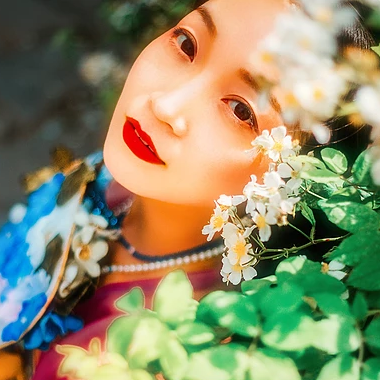 多彩花團(tuán)扇女生頭像，唯美古風(fēng)真人頭像