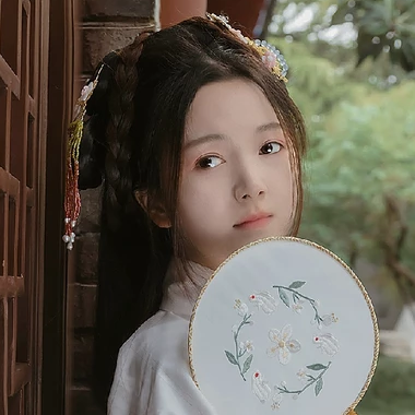 甜美可愛帶傘團扇女生頭像，唯美古風(fēng)真人頭像