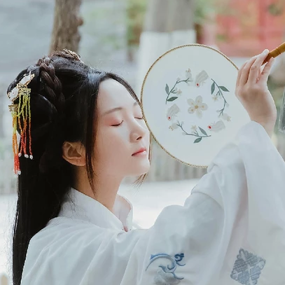 甜美可愛帶傘團扇女生頭像，唯美古風(fēng)真人頭像