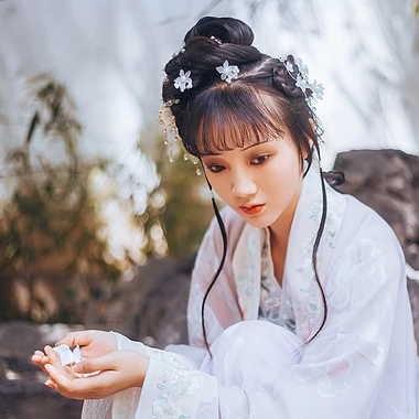 優(yōu)雅庭院女生頭像，唯美古風(fēng)真人頭像