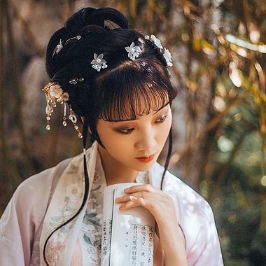 優(yōu)雅庭院女生頭像，唯美古風(fēng)真人頭像