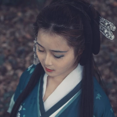 青衣帶斗笠女生頭像，唯美古風真人頭像