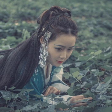 青衣帶斗笠女生頭像，唯美古風真人頭像