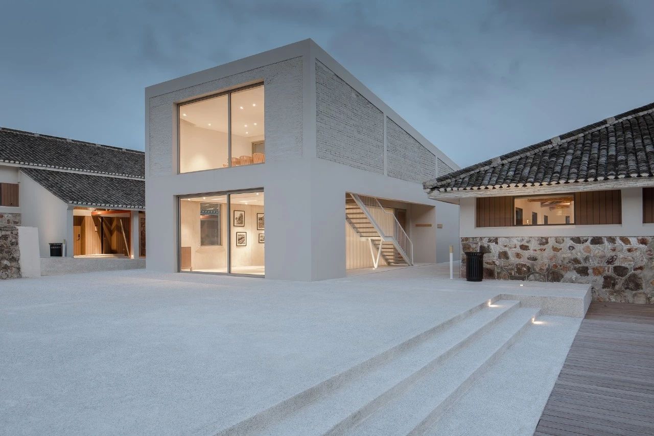 九熹·大樂之野，流水的大樂之野鐵打的小白墻