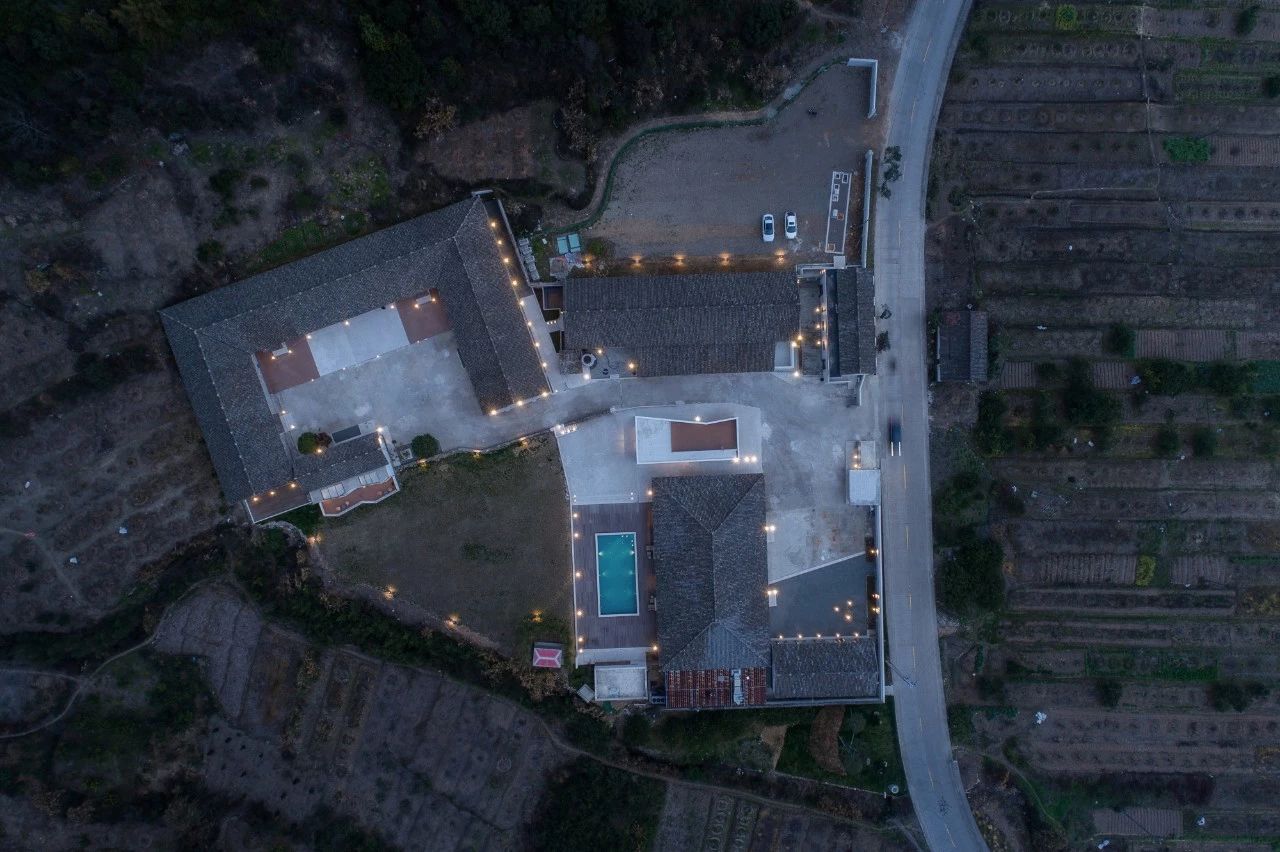 九熹·大樂之野，流水的大樂之野鐵打的小白墻